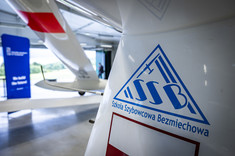 Nowy hangar Akademickiego Ośrodka Szybowcowego w Bezmiechowej