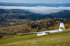 Nowy hangar Akademickiego Ośrodka Szybowcowego w Bezmiechowej