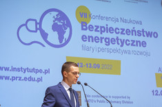 Prof. PRz Mariusz Ruszel,