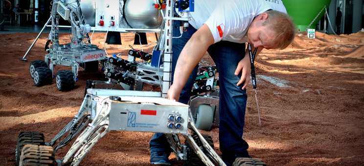 Weekend z Politechniką Rzeszowską. European Rover Challenge 2016 i Dron Show Rzeszów